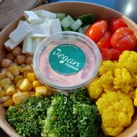 Vegan fetah salad bow at Mr. Vegan Foodbar in Groningen