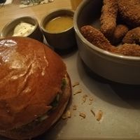 Captain Jack Burger und Avocado im Teigmantel at Daintree in Kempten