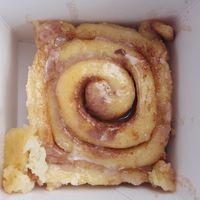 Vegan cinnamon roll at Cinnamood in Cologne