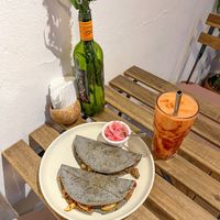 Tacos de suadero de soya y cochito de champiñones. Smoothie de mango con chamoy sin azúcar   at Hierba Santa in Tuxtla Gutierrez