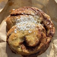 Cinnamon bun type sweet treat   at Kahvila Rakastan in Helsinki