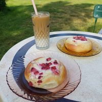 Strawberry and vanilla bun at Kahvila Rakastan in Helsinki