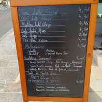 Carte du jour avec options lait végétaux at La biscuiterie in Dijon