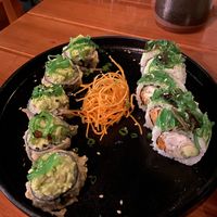 Rollo de midori vegetariano y rollo de Yasai   at  Midori in Puerto Ayora