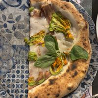 Pizza Fior di Zuccahini  at Assaje in Turin