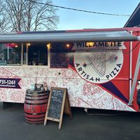 Food truck next to Oakshire Public House  at Willamette Artisan Pizza in Eugene