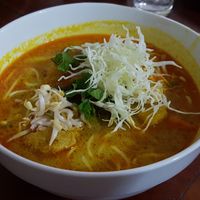 Buffet: curry soup at Phounsub Restaurant in Vientiane