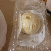 Take away steamed bun at Sairaien in Tokyo