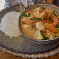 Reis mit Gemüse und Tofu in Erdnusssoße at Tô in Dresden