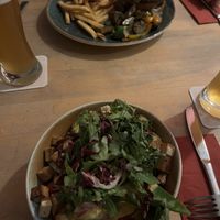 Vegane Bowl& Veganer Burger   at Blauer Fuchs in Freiburg