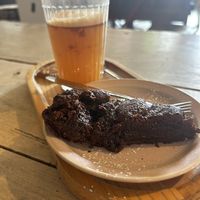 Chocolate moelleux & warm apple-cinnamon juicee  at LUDO in Ghent