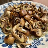 Portobello mushrooms in garlic oil  at Chia Chill Café in Madrid