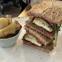 14,5€ sandwich 😵  at Chia Chill Café in Madrid