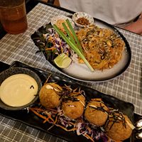 Vegan cheese balls with vegan lemon mayo and Pad thai at Poke Bowl in Koh Chang