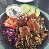 rainbow bowl at Entrega430 X Veggiezz in Linz