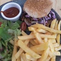 Pulled pork burger at Plantenköök in Bremen