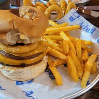 Vegan Onion Burger with two Pattys at Achával - 5 Squares in Puerto Iguazu
