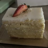 Vegane Cremeschnitte 5,10€  at Zuckero - Naschmarkt in Vienna