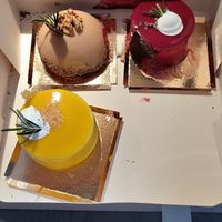 Cakes at UTER konditoreibar in Luebeck