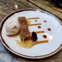 Apple-based dessert at Jardineiro - Vegan Kitchen in Porto