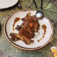 Grilled mushrooms with garlic and pepper sauce at Jardineiro - Vegan Kitchen in Porto