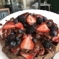 Waffle 🧇 vegano de chocolate 🍫 #singluten 💚✨  at Corazon Verde in Queretaro