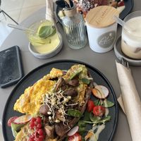 Avosmash, Rührei, Eistee, iced latte  at Alua Catering Cafe in Dresden