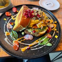 Brioche Sandwich with vegan poached egg and avocado at Alua Catering Cafe in Dresden