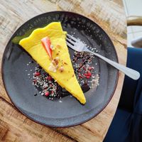 Zitronenkuchen at Alua Catering Cafe in Dresden