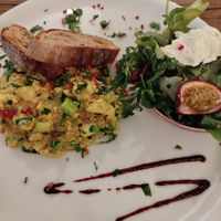Scrambled tofu with Salat at IVY Bistro & Café in Hamburg