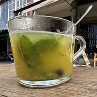 Große Empfehlung! Tee mit Saft und Blaubeeren  at IVY Bistro & Café in Hamburg