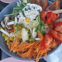 Salad with vegan cheese and dressing at ¡Slurp! Italian Street food in Portomarin