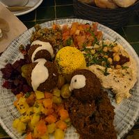 Picknick Teller mit extra Falafel at Picknick Cafe - City in Frankfurt