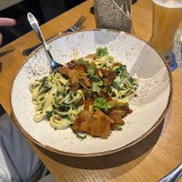 Spinat, Nudeln, Seitan, Erdnuss, Bowl  at Festland in Krummhoern