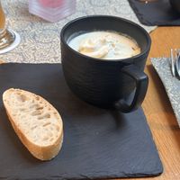 Mais Suppe, auch die Tagessuppe (Tomate) wäre in vegan möglich gewesen. War seeehr lecker.  at Festland in Krummhoern