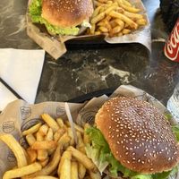 Vegan burger. Helaas geen vegan mayonaise   at Frites and Co in Charleville-mezieres