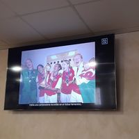 Watching women's football while eating vegan food ⚽️ at A Ca la Capi in Almunecar