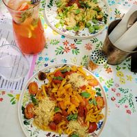 Makaron z wuchtą pomidorów & Tagliatelle Alfredo at Owca Cała in Poznan