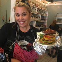 This is a vegan double western bacon cheese burger the owner made us fresh amazing family owned and operated vegans cafe ask for the Dartanian 😋🇺🇸🙏🏽 at The Green Table in Palm Harbor