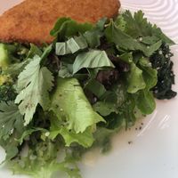 Bowl mit begaben chicken und Brokkoli und Avocado  at Seepromenade - Maybe closed in Meersburg