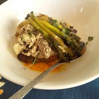 Potato with mushrooms and asparagus at Oé Bistró in Leioa