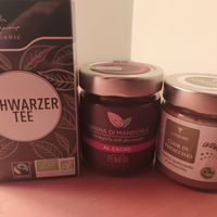 Vegan pistachio cream, vegan almond cream, organic black tea #Veganuary at Biodiverso in Altamura