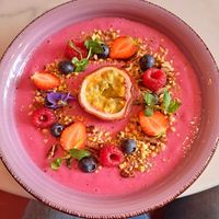 Deze overheerlijke Dragonbowl gehad van dragonfruit. Een aanrader! at Toast Brunchcafe in Deventer