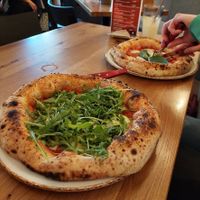 Pizza's: Vegan Hulk and vegan Salami at 60 seconds to Napoli in Berlin