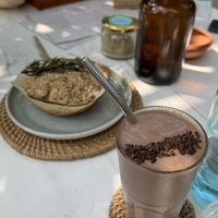 Cacoa smoothie with almond milk and a vegan hopper  at Duni's Hoppers in Dikwella
