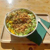 Vegan poke bowl with tofu and salsa verde at Rios Poke in Livorno