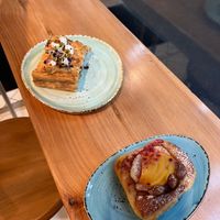 Vegans and gluten free quiche  at Belén Vegan Bakery in Wellington