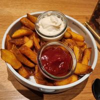 Pommes mit Ketchup und Mayo at Katzentempel - Leipzig Mitte in Leipzig
