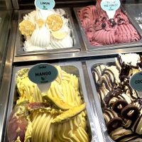 Vegan flavors clearly marked 💚  at Bob Rock's in Zadar