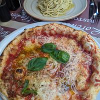 Marina pizza (garlic, oregano, and tomato and no cheese by default) with added vegan cheese (delicious!)

And pasta aglio e olio (spaghetti with oil, garli, chilli and pepper at Lorenzo de' Medici in Florence